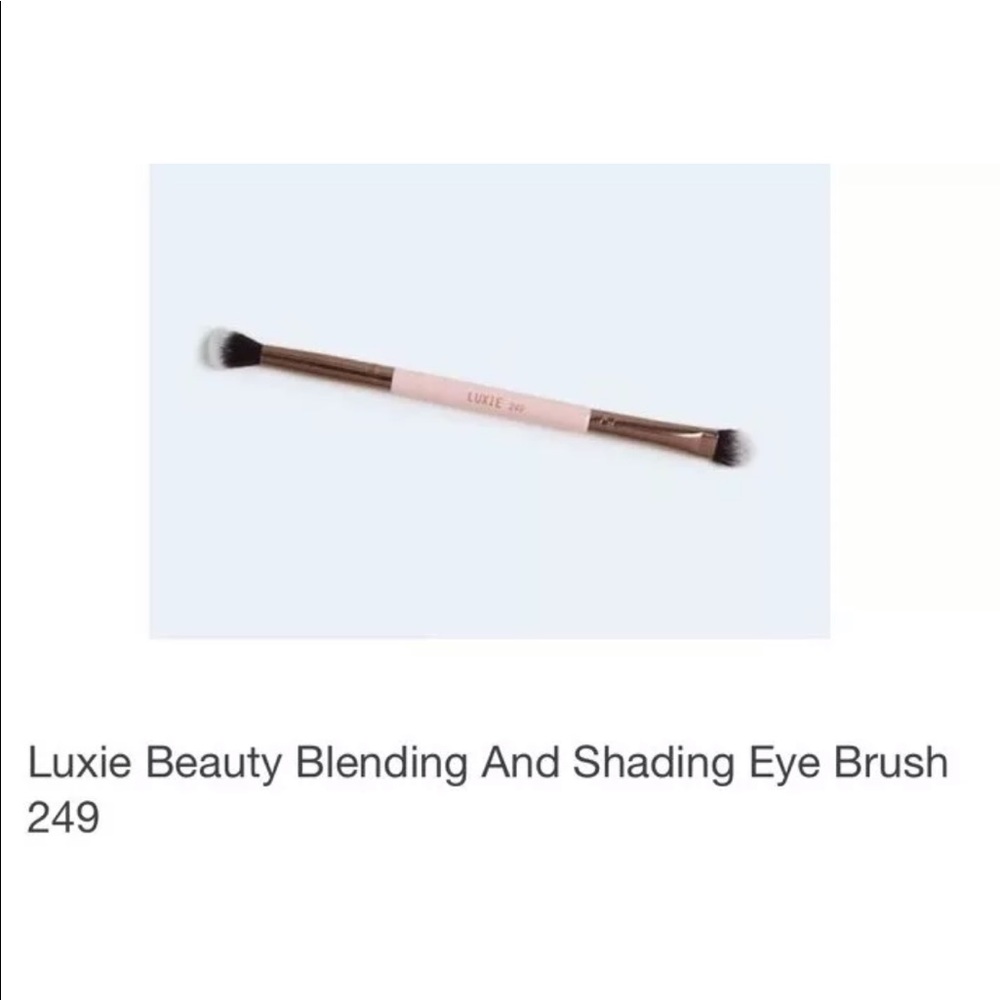 ❌SOLD❌ Makeup Brush Bundle - Picture 4 of 6